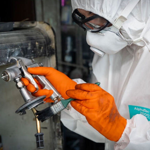 Ansell TouchNTuff 93-800 Powder-free Nitrile Disposable Gloves – 15 Minute Acetone Resistance